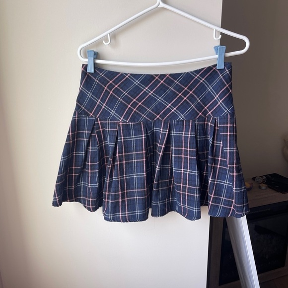Dresses & Skirts - 💙BOGO💙 Plaid A-Line Skirt - Navy and Pink Medium 30 inch waist 💙